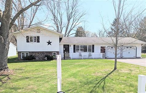 View pictures, check Zestimates, and get scheduled for a tour of Waterfront listings. . Zillow chippewa falls wi